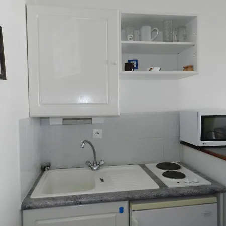 Apartment Avec Balcon A La Rochelle, Pres Du Port Et De La - Fr-1-551-10